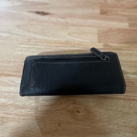 Nine West black checkbook wallet card slots ID holder change zipper pock… - Picture 4 of 8